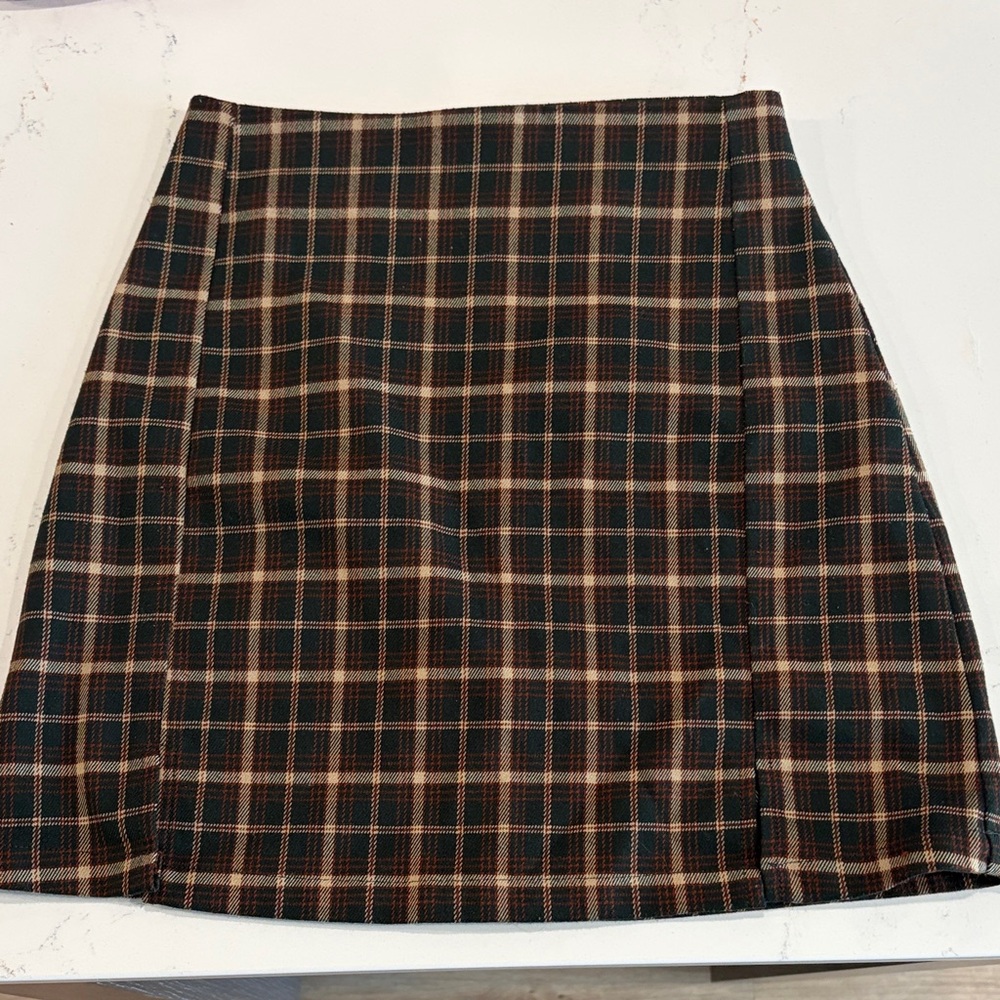 Brandy Melville Plaid Mini Skirt in Black, Brown, Cream